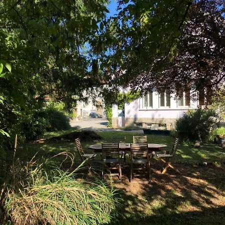La Maison De La Douce Heure, 4 Appartements Climatises Avec Jardin Au Centre Ville Proche Des Thermes Lons-le-Saunier Exterior foto