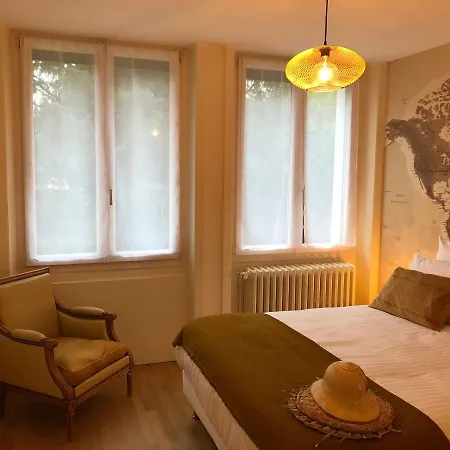 La Maison De La Douce Heure, 4 Appartements Climatises Avec Jardin Au Centre Ville Proche Des Thermes Lons-le-Saunier Exterior foto