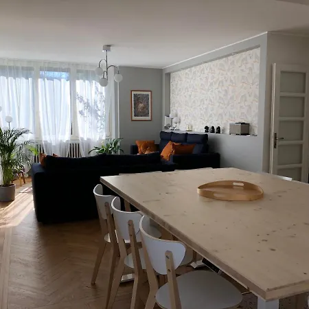 La Maison De La Douce Heure, 4 Appartements Climatises Avec Jardin Au Centre Ville Proche Des Thermes Lons-le-Saunier Exterior foto