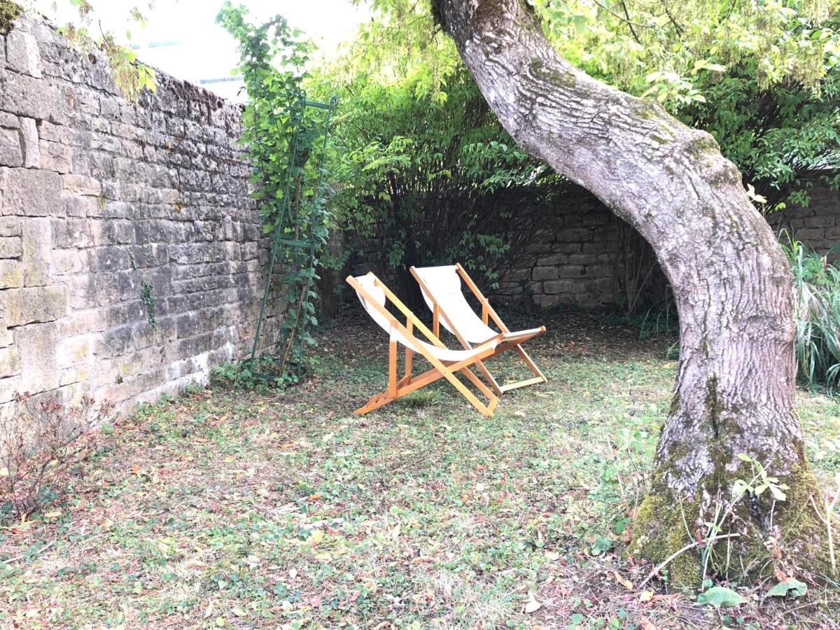 La Maison De La Douce Heure, 4 Climatises Avec Jardin Au Centre Proche Des Thermes Lons-le-Saunier