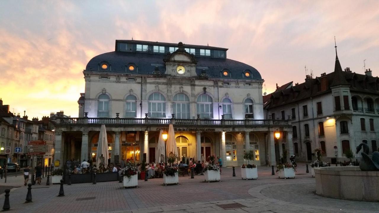 Apartment La Maison De La Douce Heure, 4 Climatises Avec Jardin Au Centre Proche Des Thermes