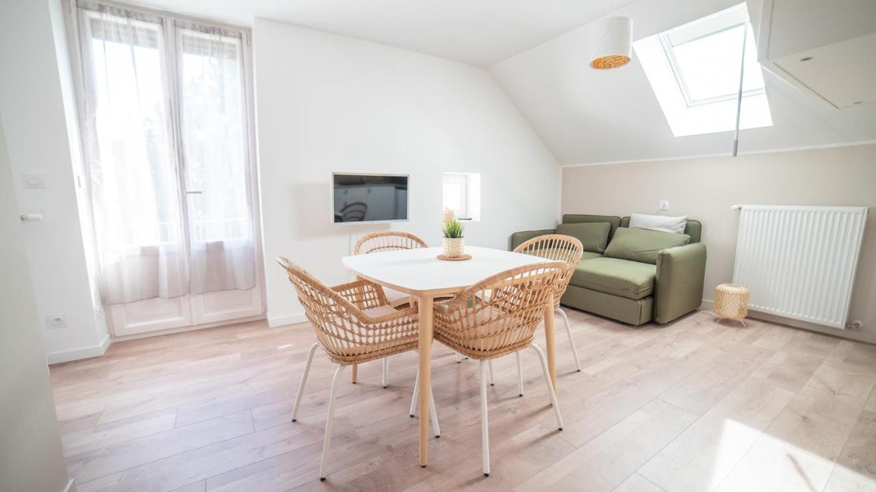 Apartment La Maison De La Douce Heure, 4 Climatises Avec Jardin Au Centre Proche Des Thermes
