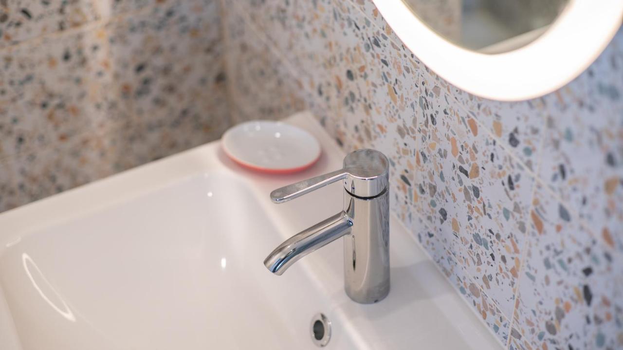 Apartment La Maison De La Douce Heure, 4 Climatises Avec Jardin Au Centre Proche Des Thermes